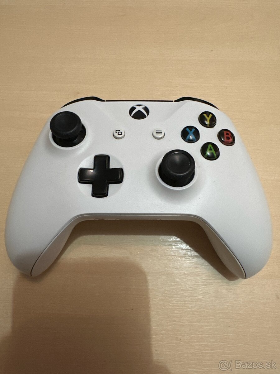 Xbox wireless controller (ovladáč)