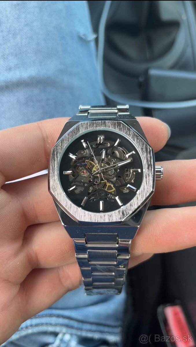 Mechanické luxusne hodinky