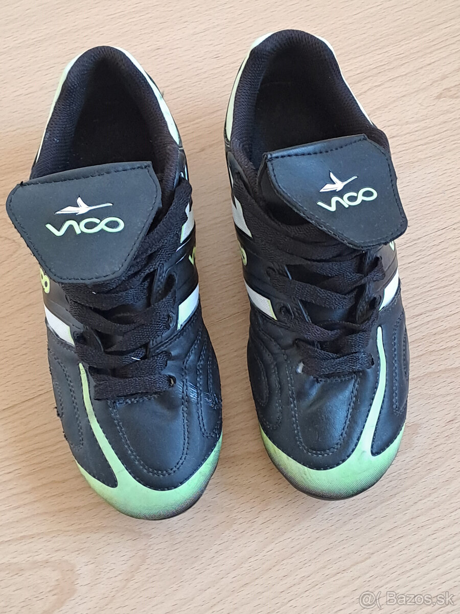 Športová obuv – čierno zelené kopačky