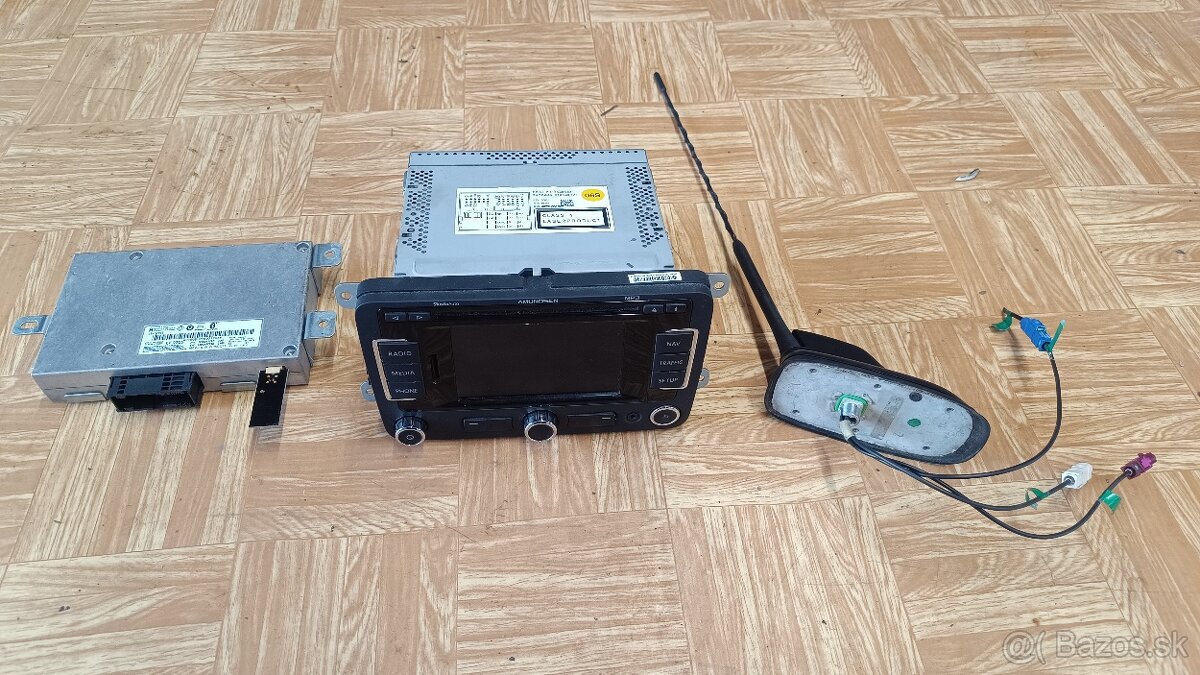 Škoda amundsen RNS310 rádio s navigáciou bluetooth jednotka