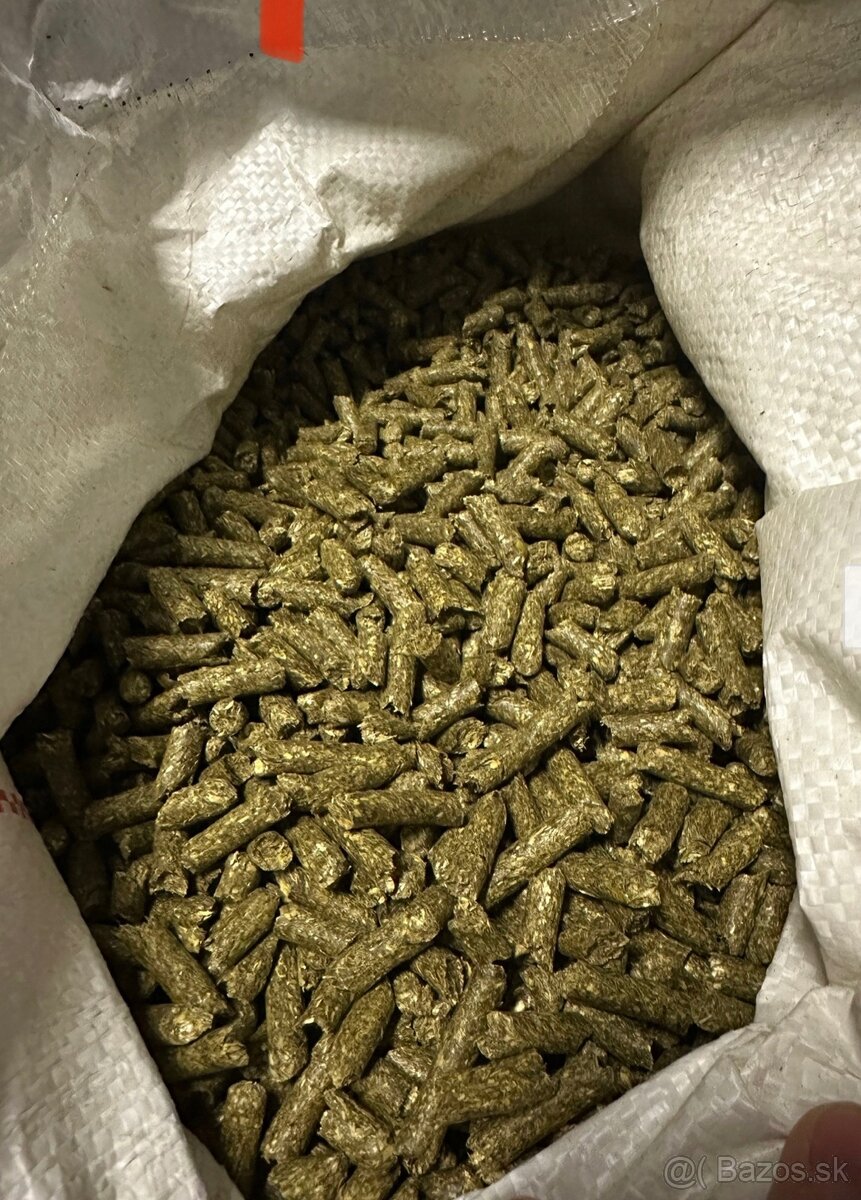 Lucernove granule