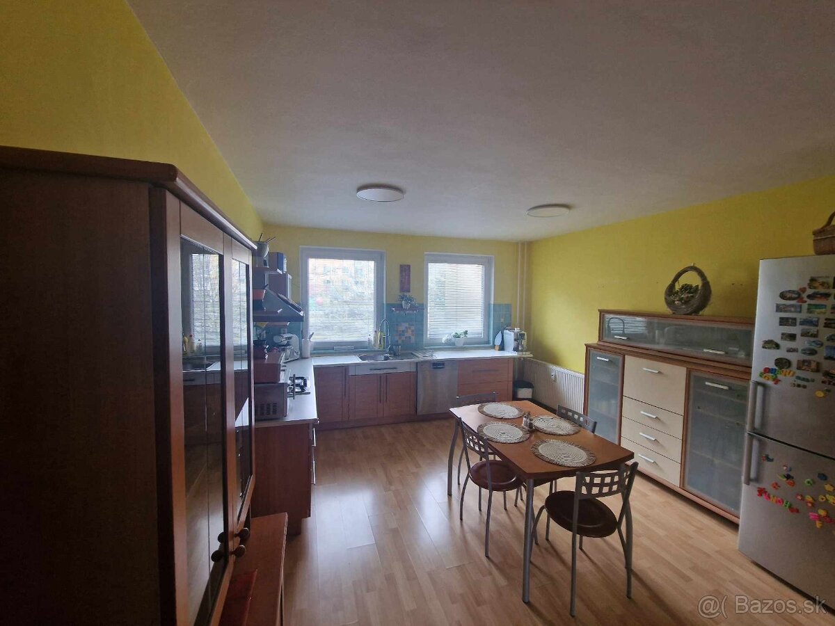 Na predaj : 3 izbový byt Košice Ťahanovce