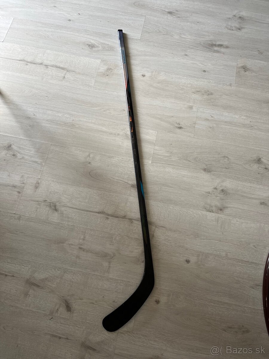 🏒Predám hokejku Bauer Nexus Tracer Intermediate🏒