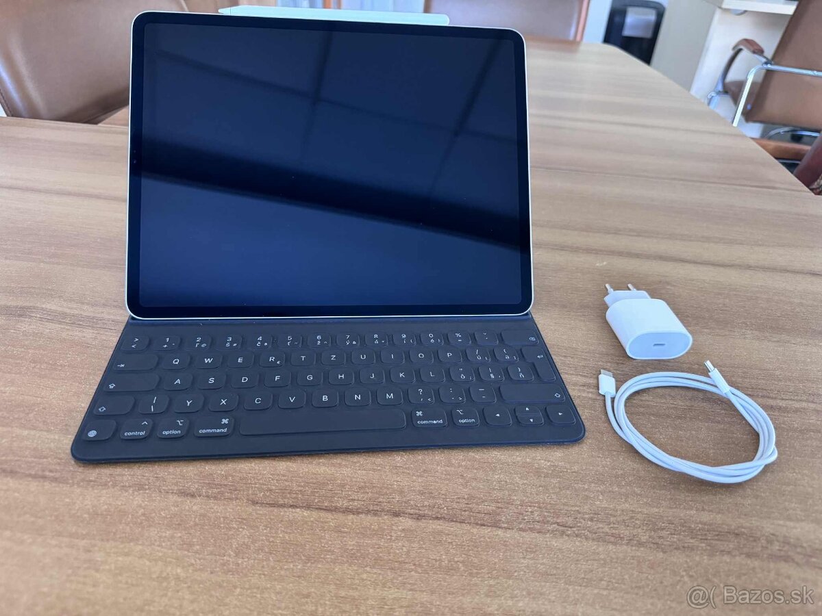 Predám iPad Pro 12,9″ (2021, 5. generácia, čip M1) vo verzii