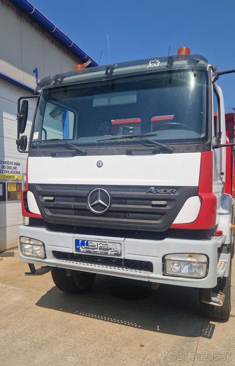 Predám MB Axor 4x4 E3 a MB Axor 4x2 E4 s cisternou 8,3 m3