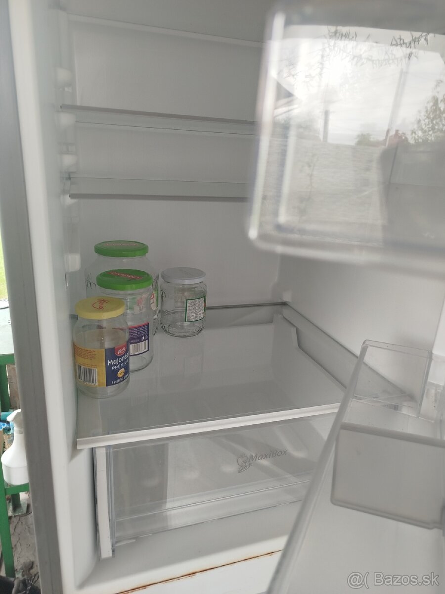 Chladnička whirpool