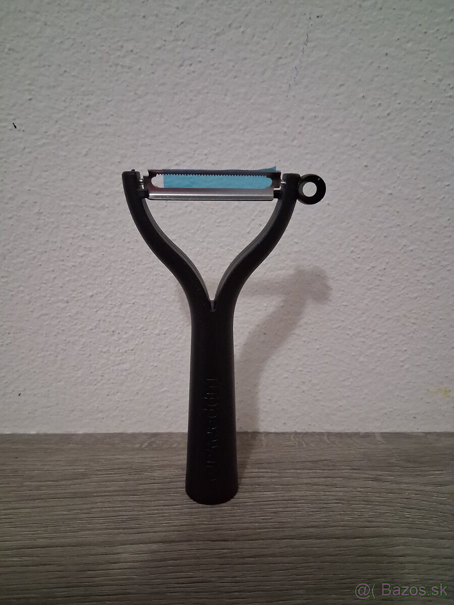 Horizontálna škrabka tupperware