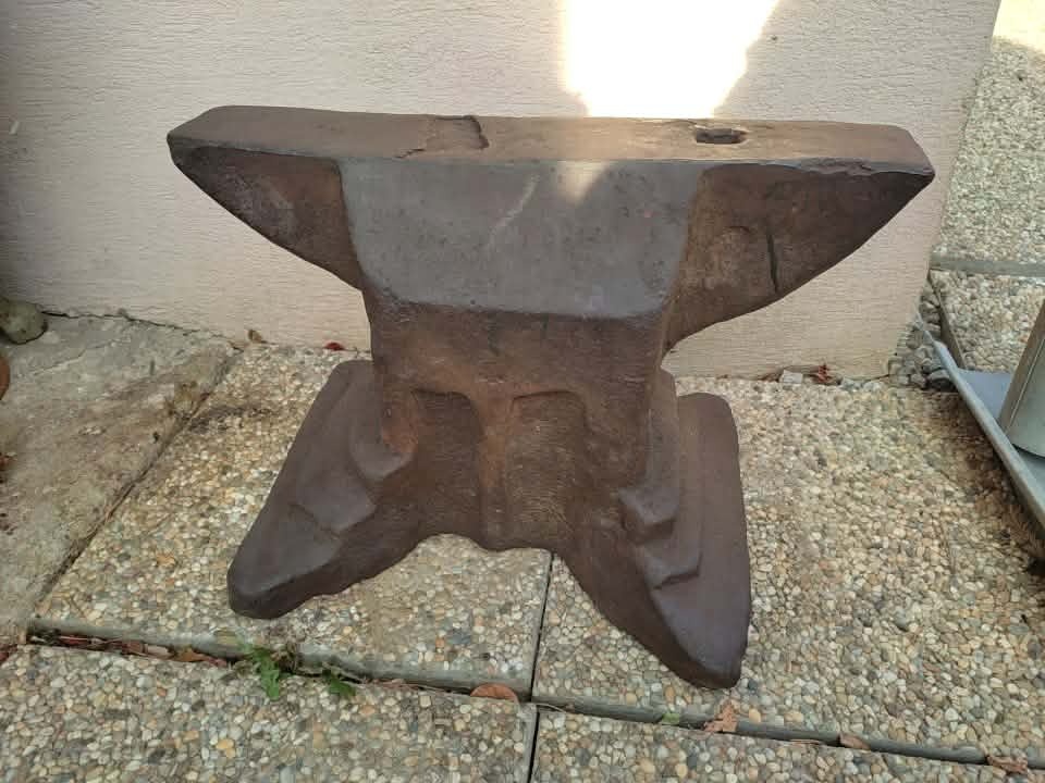 Stara tazka kovadlina 100 kg