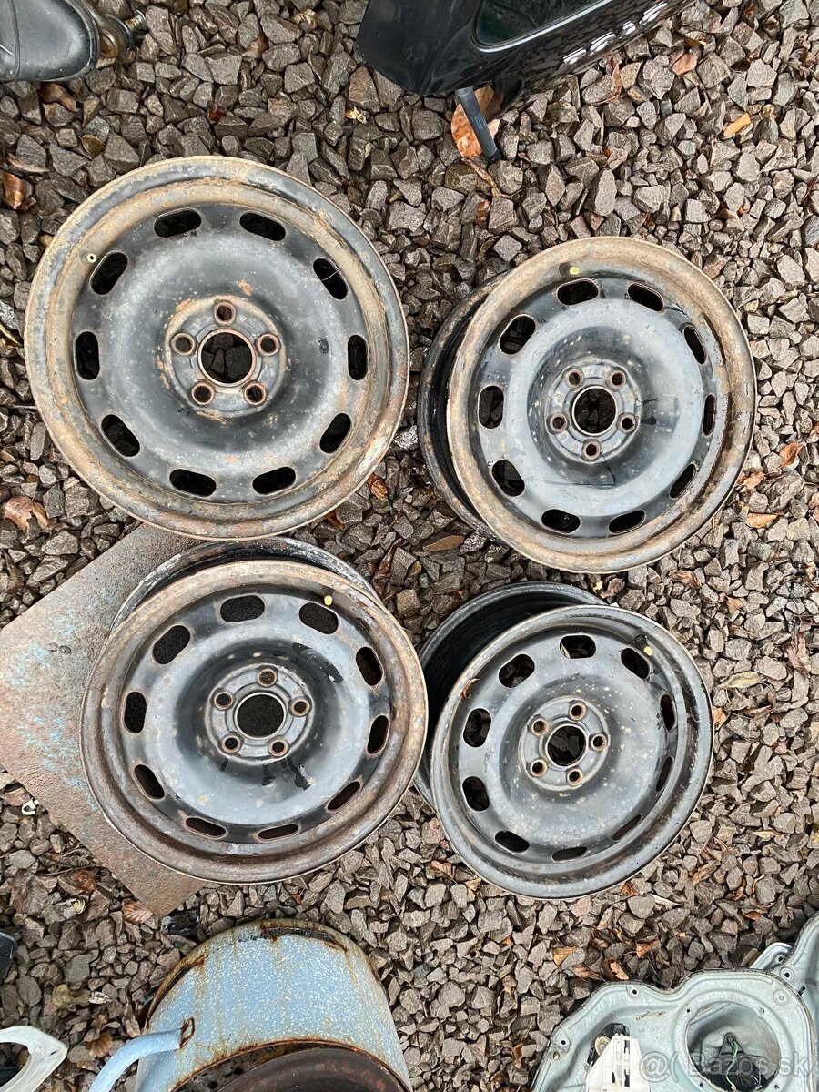 Predám 4ks plechové disky 5x100 R15