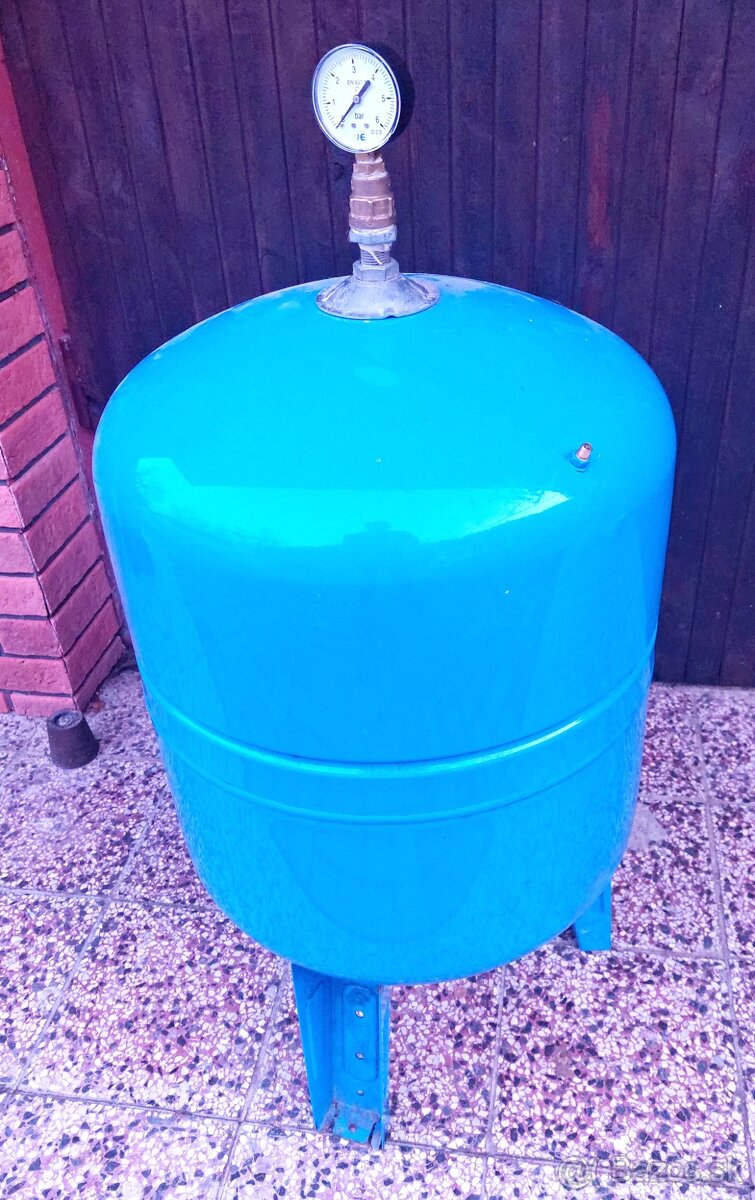 Predám požívanú tlakovú nádobu 80L s manometrom