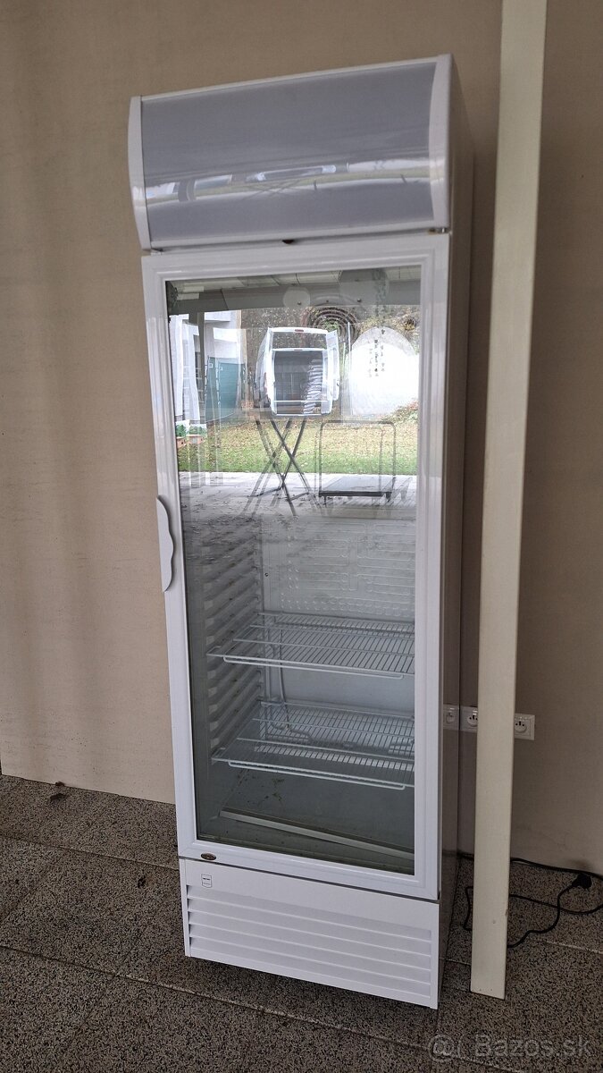 Presklená chladnička