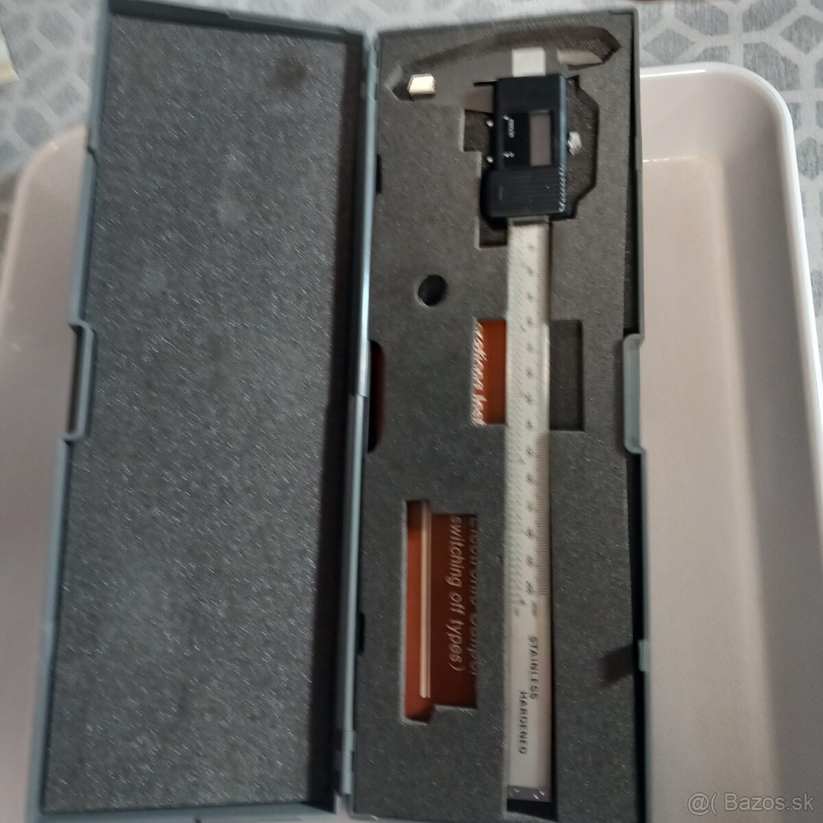 Digitálne posuvné meradlo