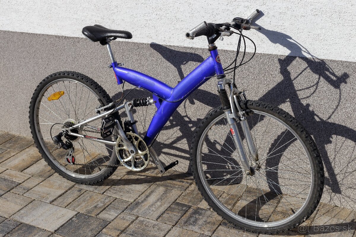 Odpružený horský bicykel modry