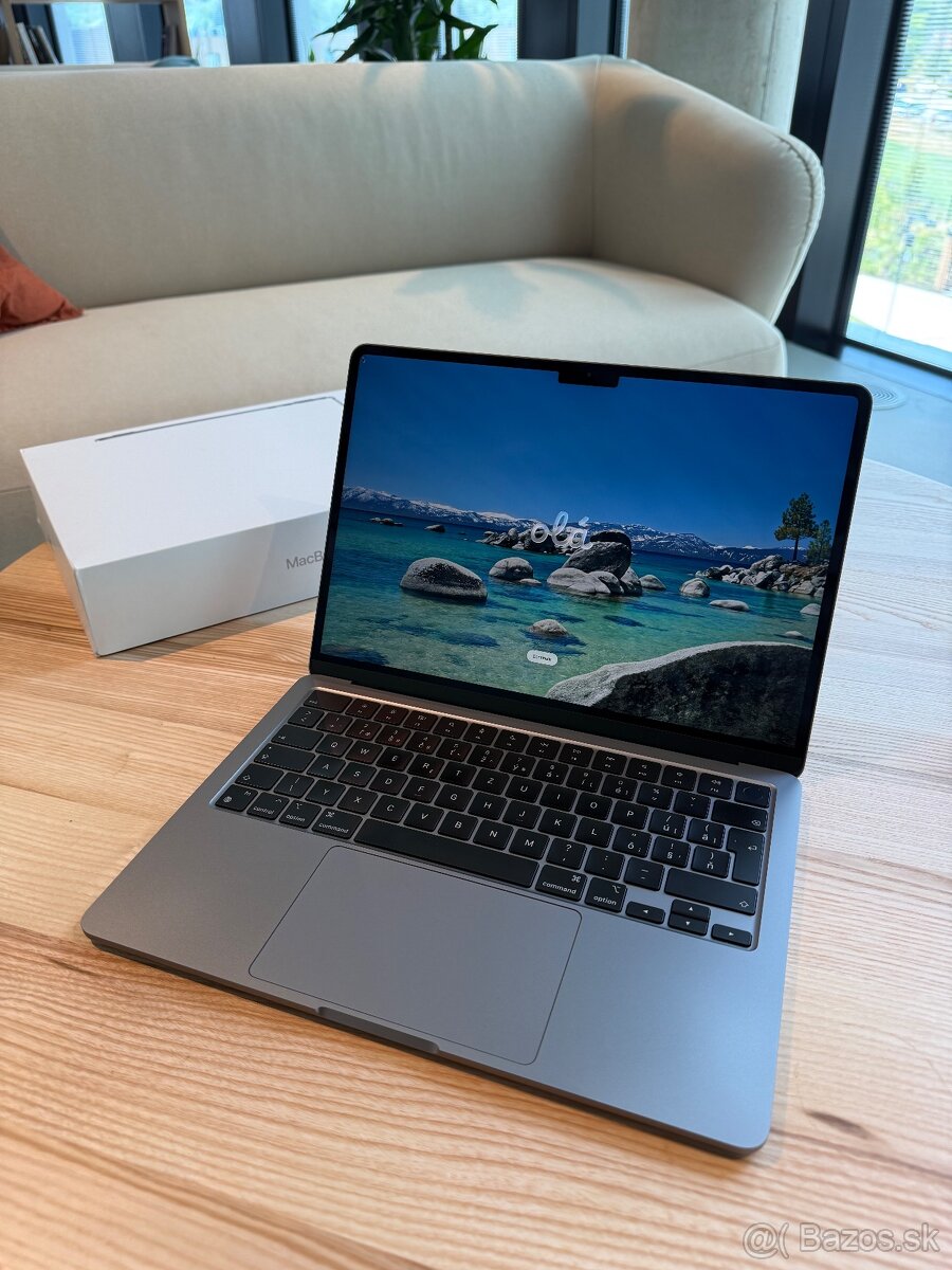 MacBook Air M2