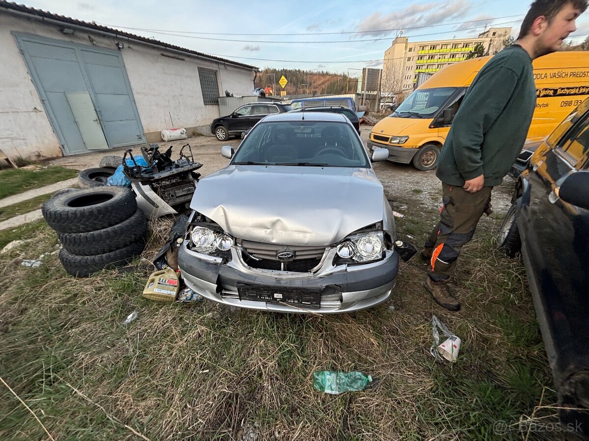 Toyota avensis 2.0i Rozpredam na náhradné diely