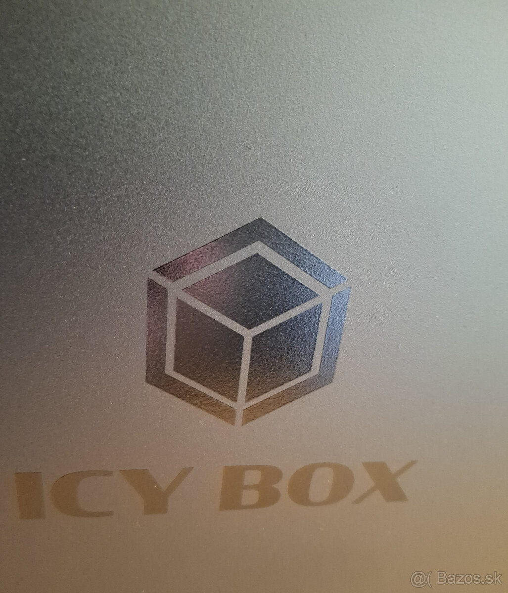 Predám DAS (Direct Attached Storage) Icy box IB-3810U3