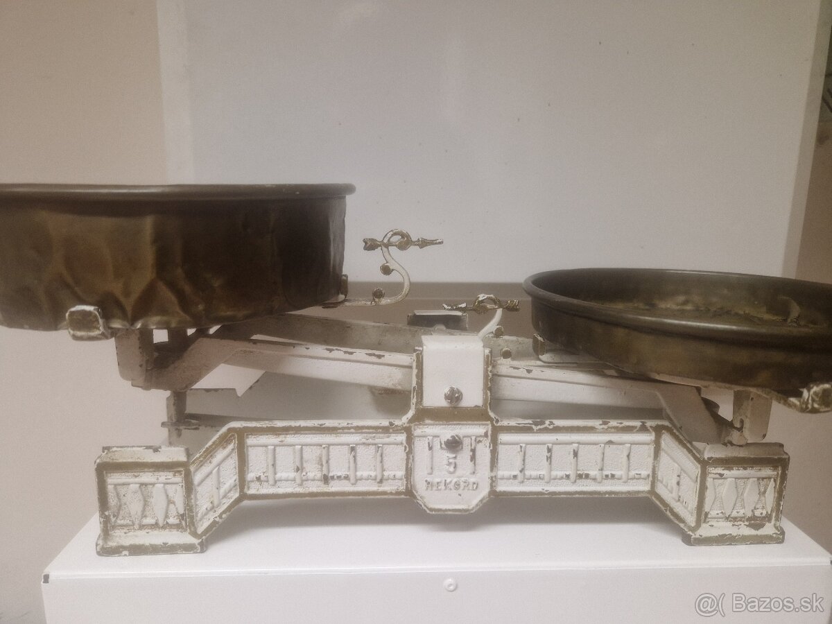 Predam starú vahu.