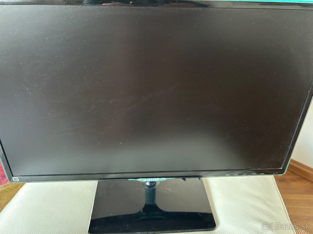 Predám Samsung 24 palcový monitor