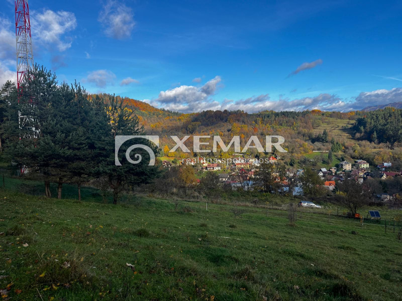 PREDAJ pozemok v Malachove