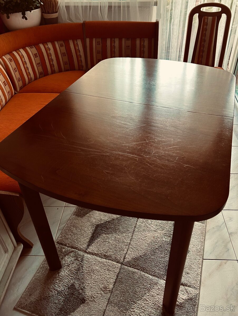 Jedálenský stôl rozkladací