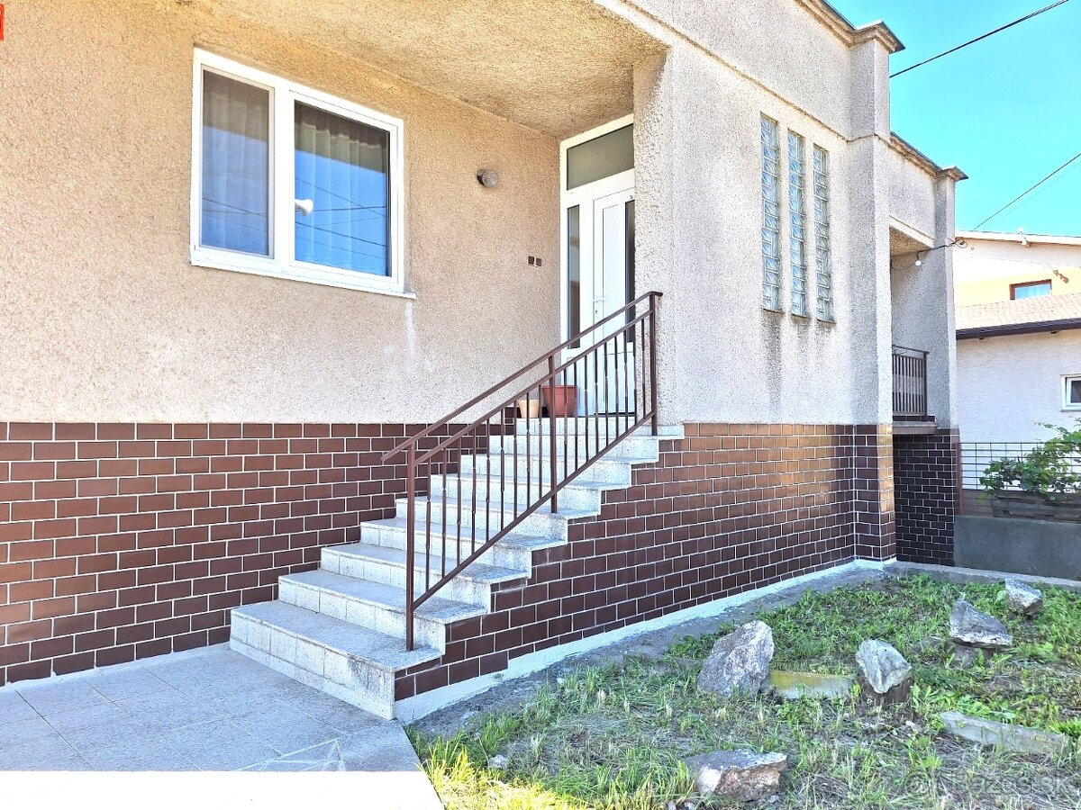 DOM s garážou - Čaňa - 2 bytové jednotky, 6 izb, poz. 500m2