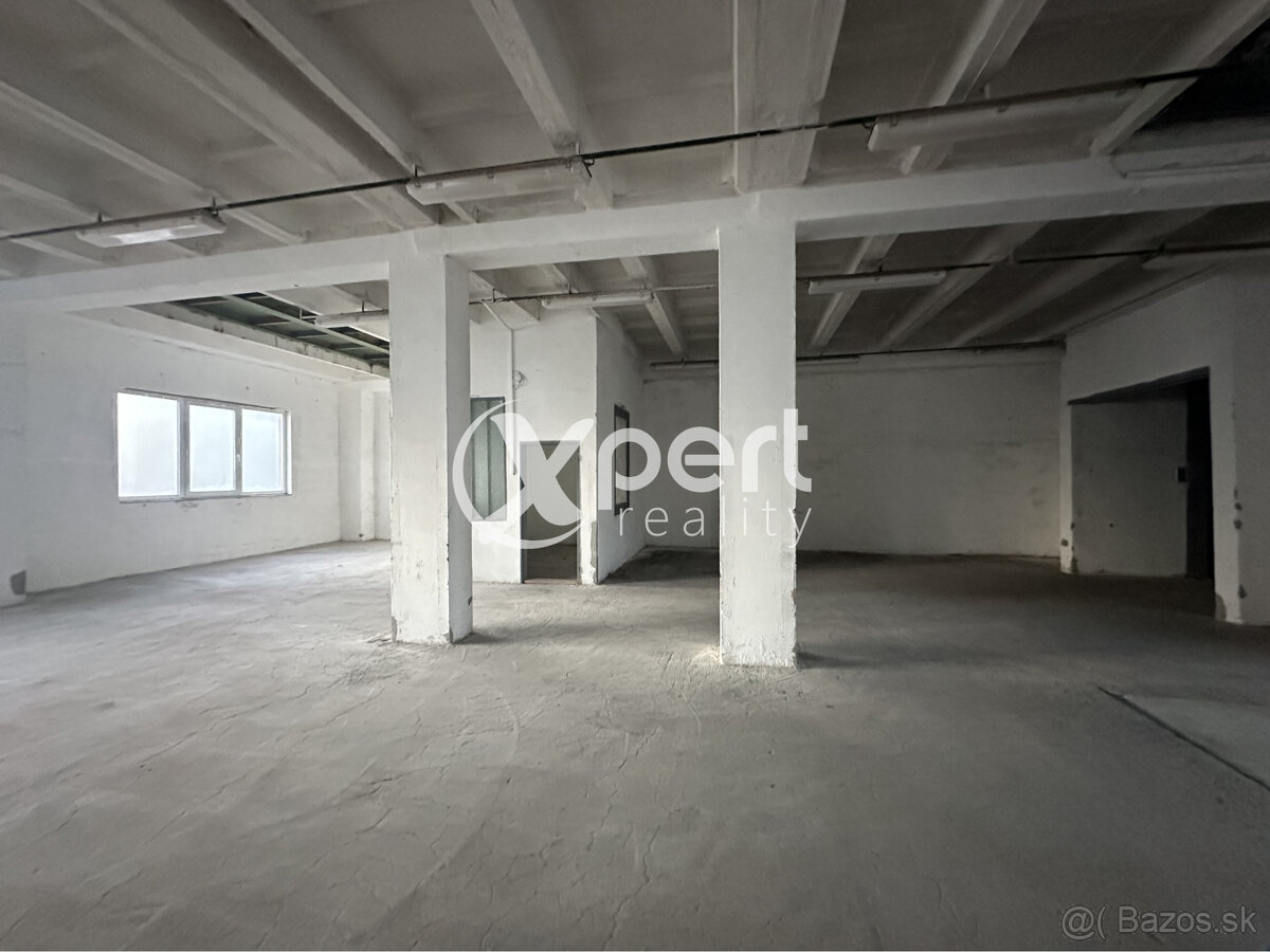 NA PRENÁJOM: Skladová hala s nákladným výťahom