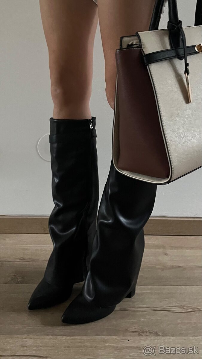 Krásne nové štýlové čižmy na podpätku