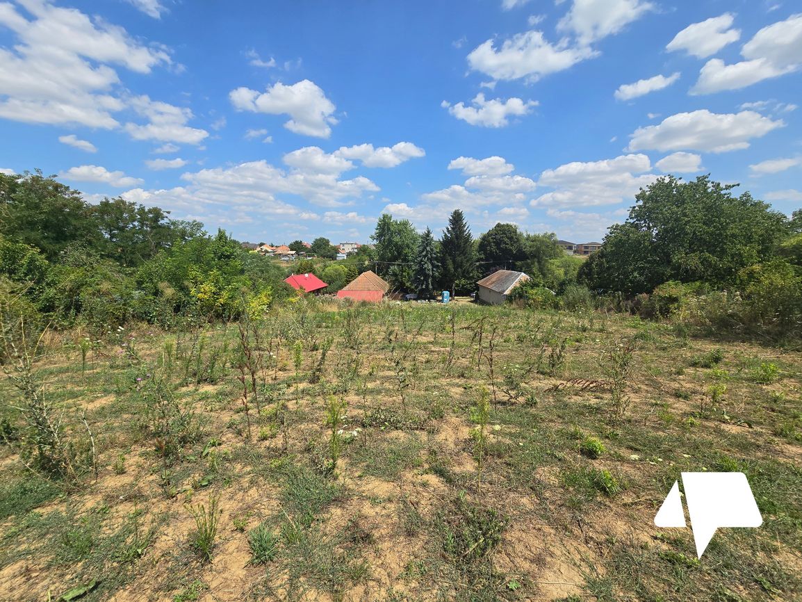 Predaj veľký stavebný pozemok Melek 2144 m2