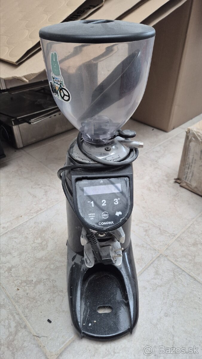 Mlyncek na kavu Compak E5