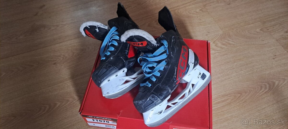 Predám korčule CCM FT670