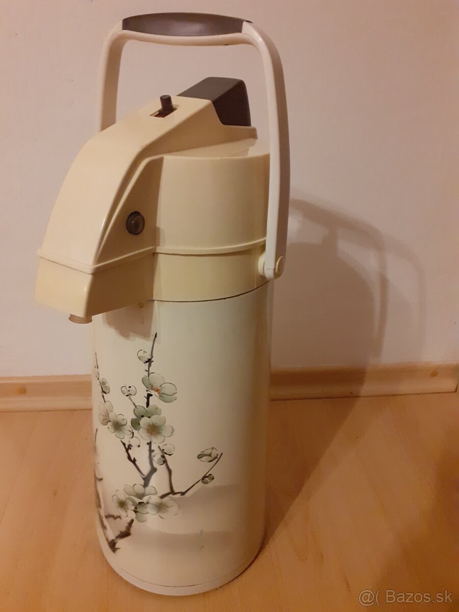 Termoska s dávkovačom