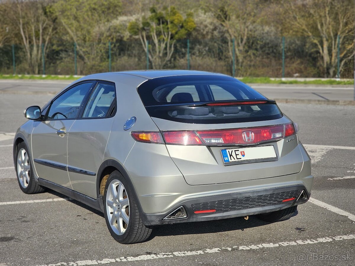 Honda Civic 1.8i 103kw 2008 - prvý majiteľ