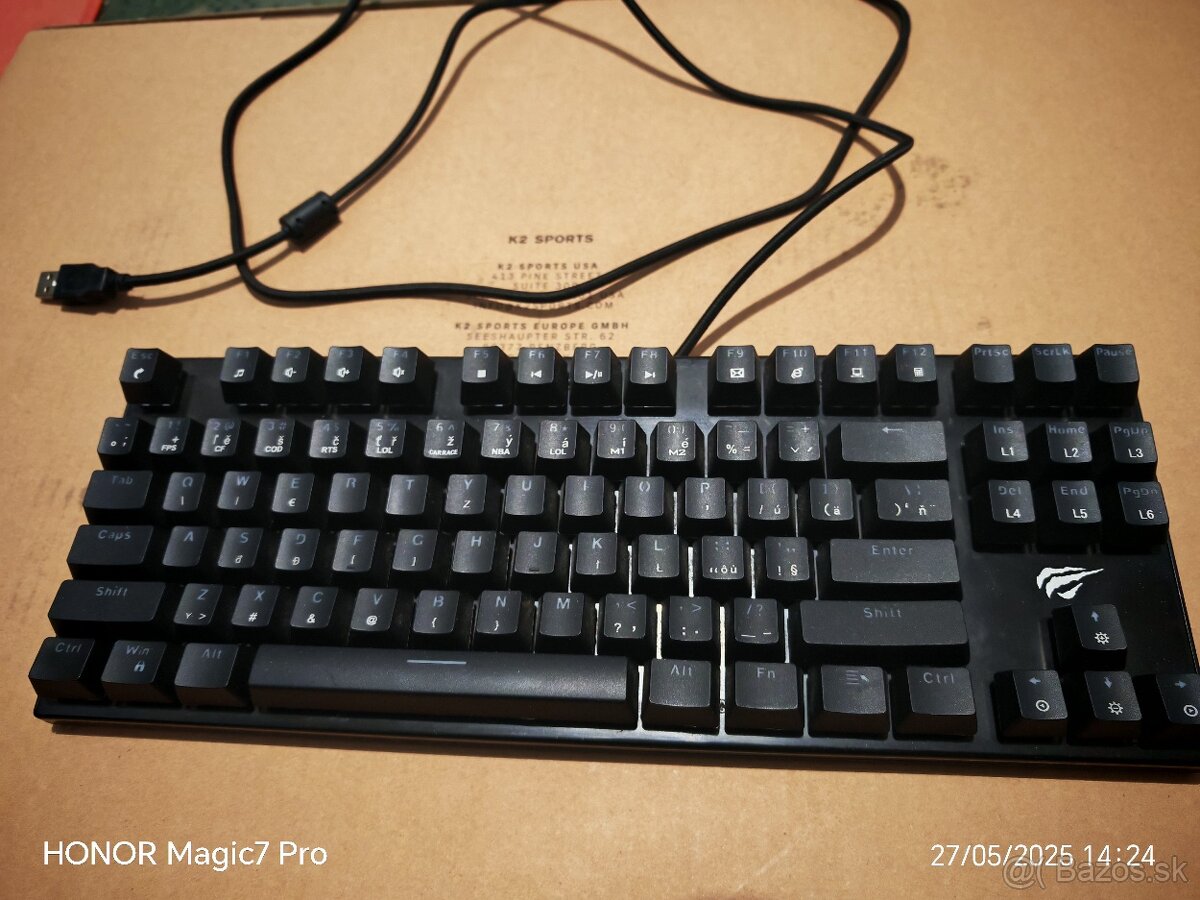 Mechanická herná RGB klávesnica