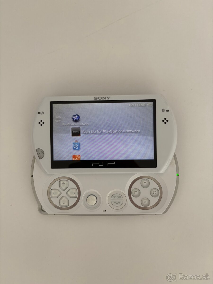 Playstation Portable GO White