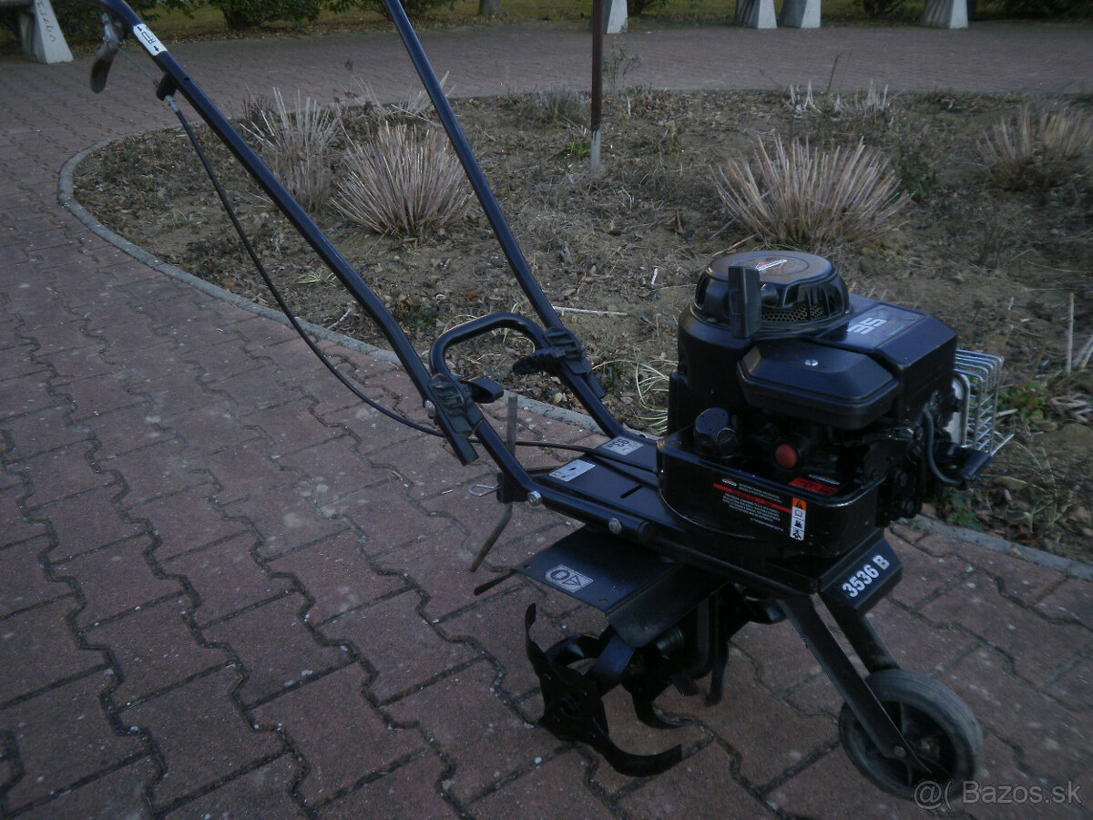 Benzínovy rotavator