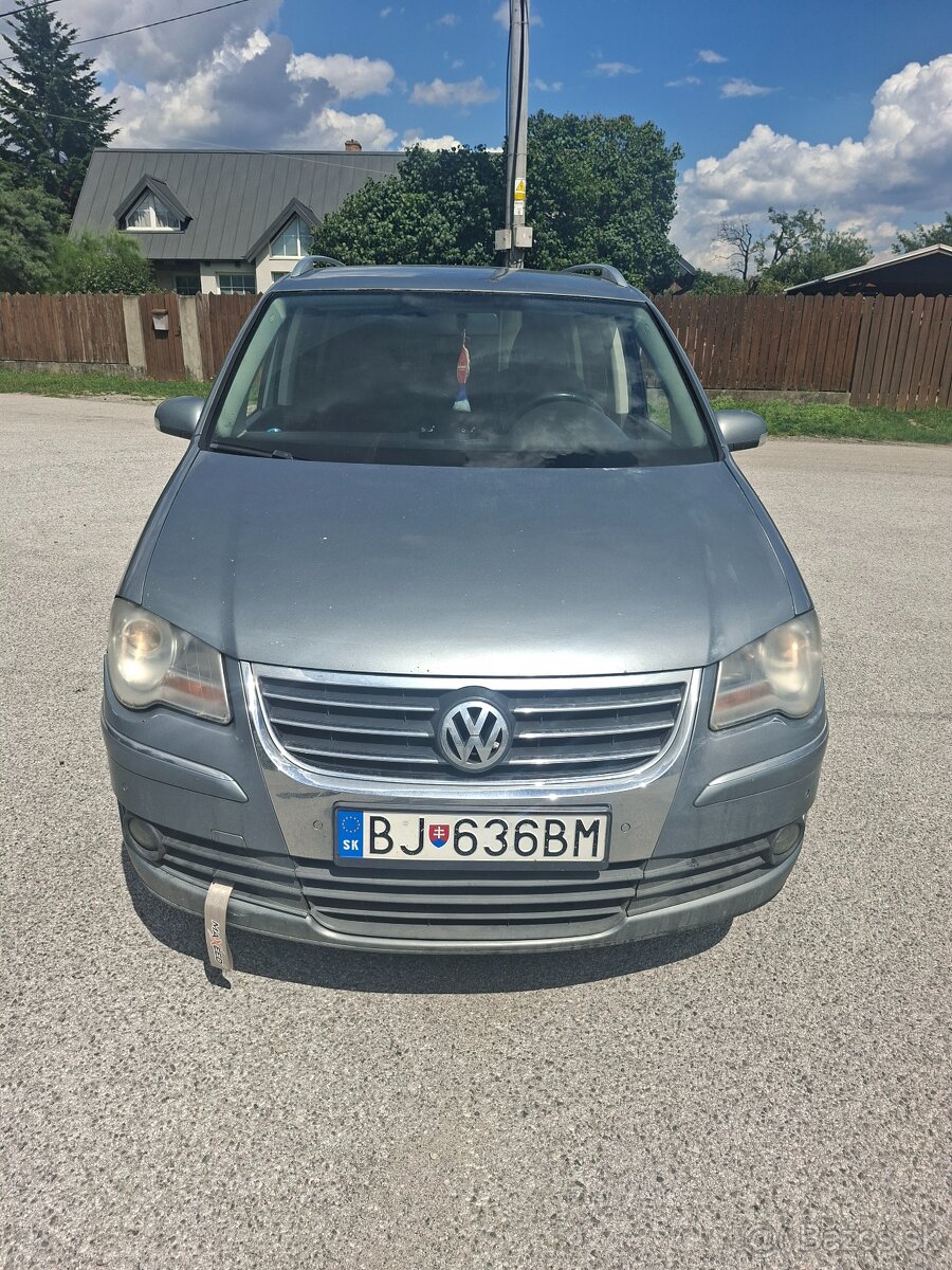 Volkswagen touran 2tdi 7miestny