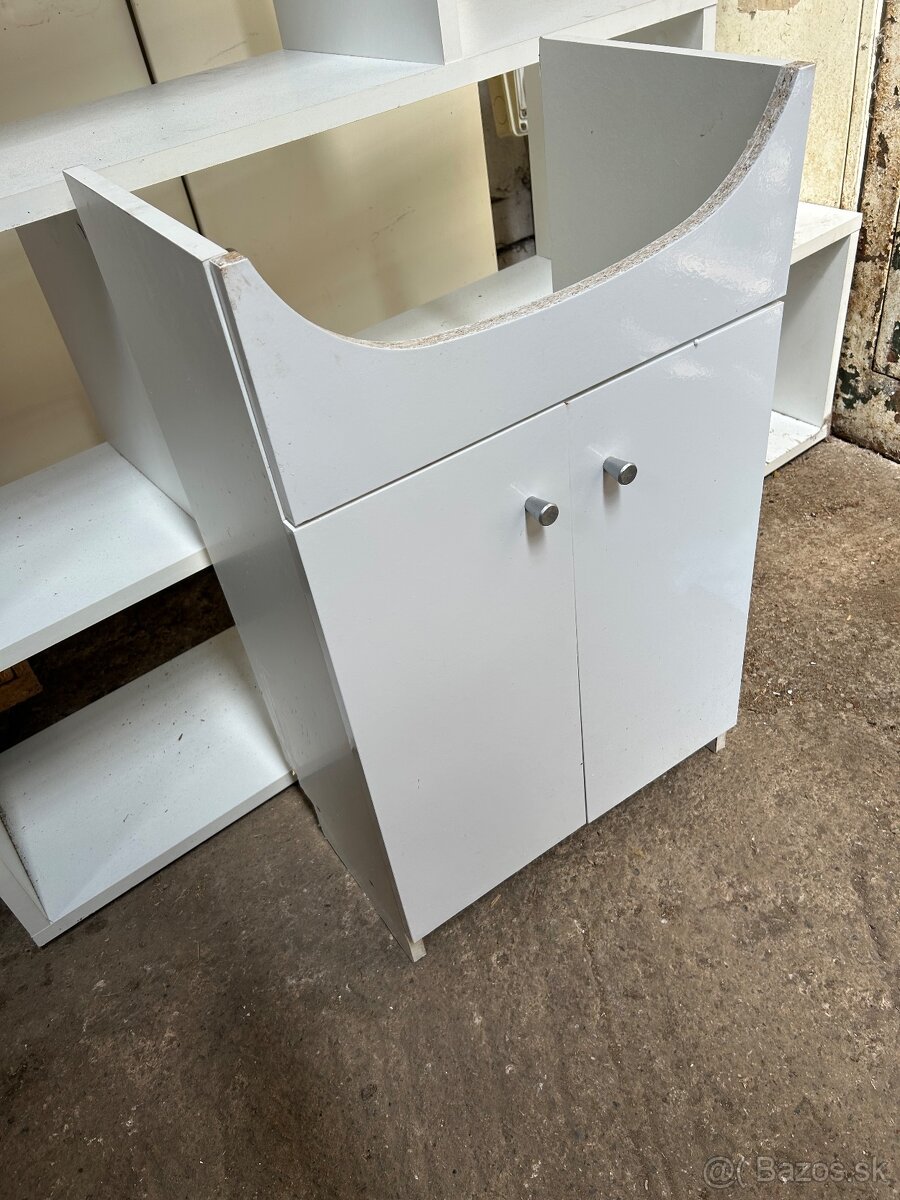 Skrinka pod umývadlo