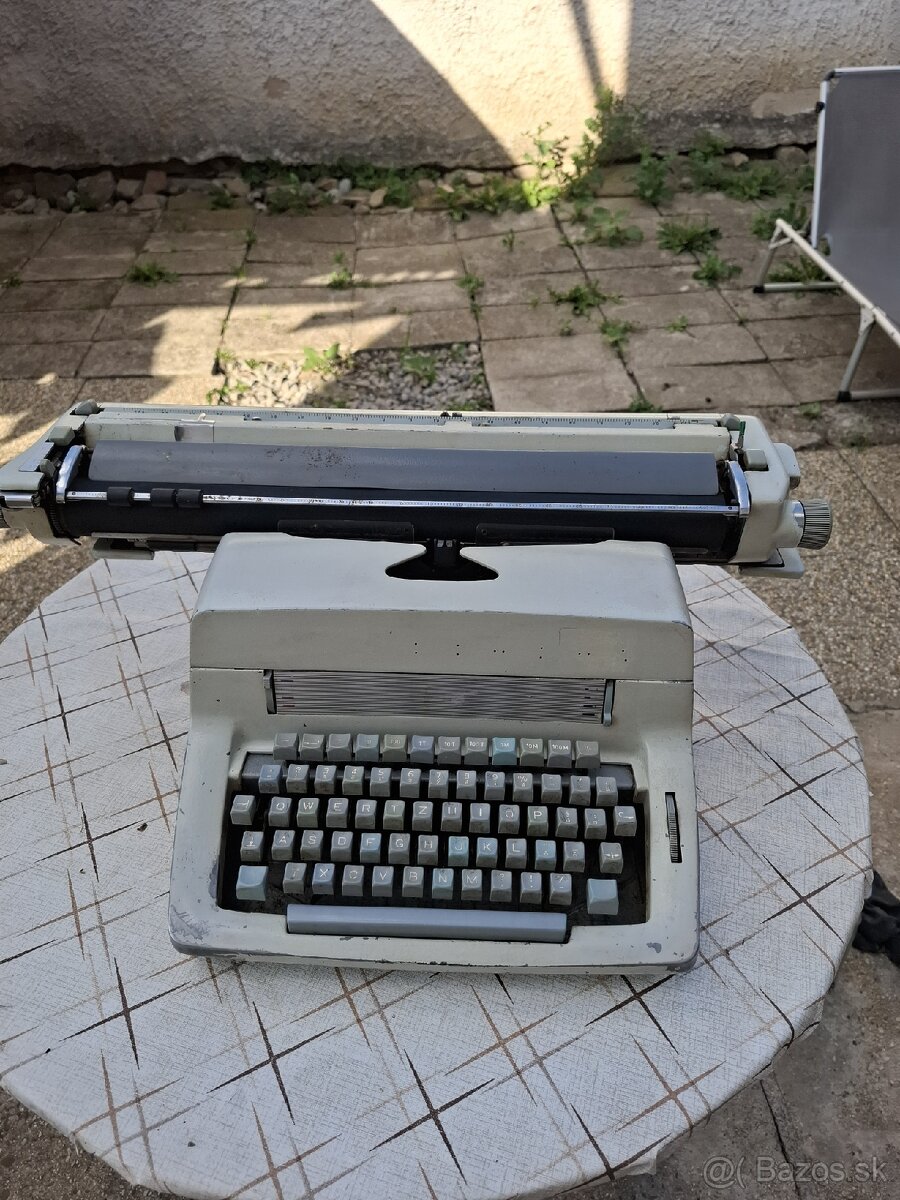Písací stroj conzul