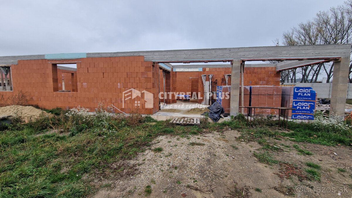 NA predaj 4 izbová NOVOSTAVBA s dvojgarážou HURBANOVO