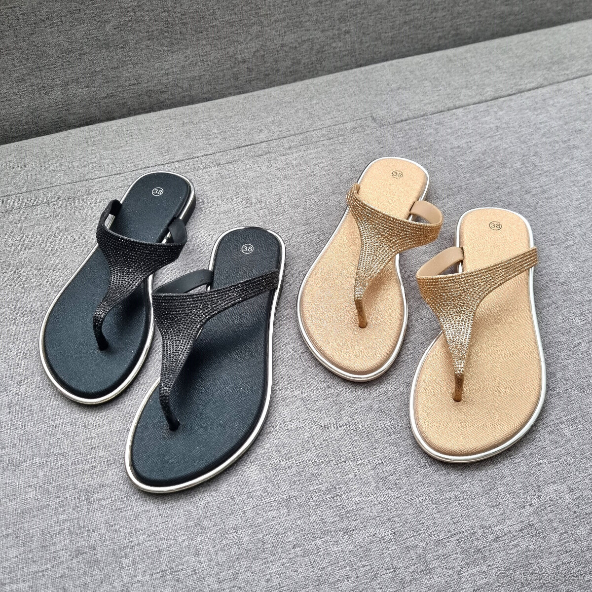 Dámske letné šľapky - zlaté a čierne