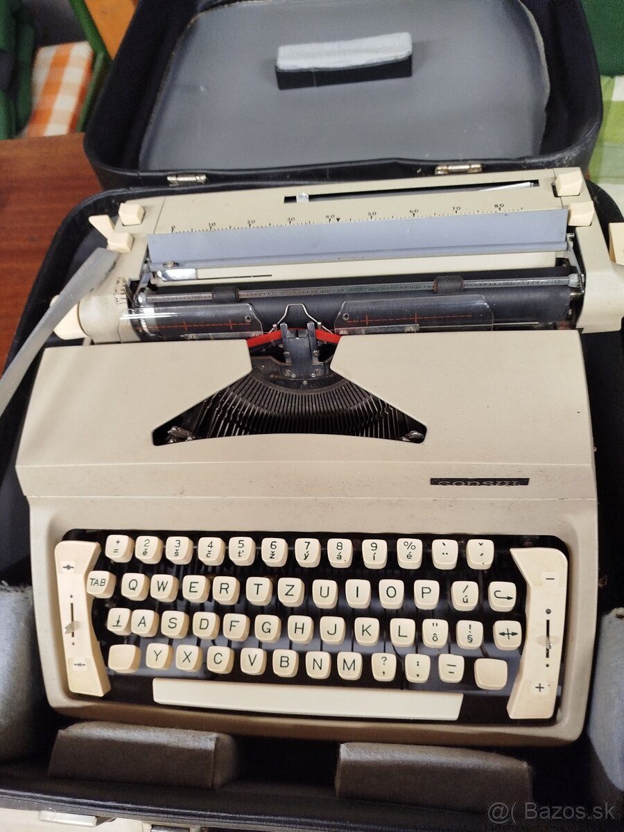 Starý písací stroj