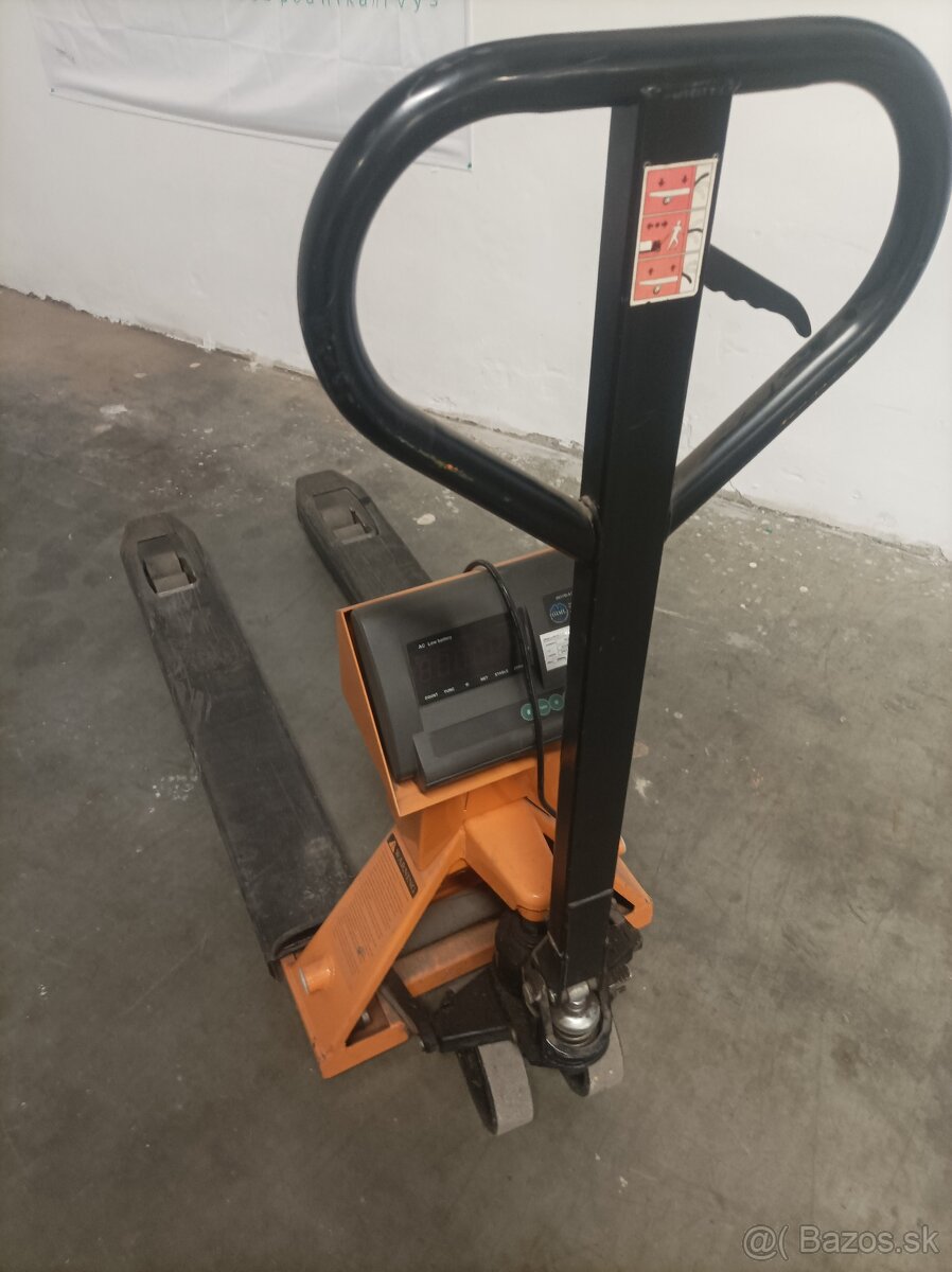 Ruční paletový vozík s váhou