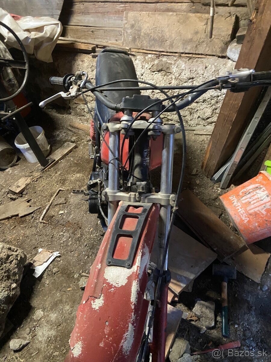Suzuki dr500