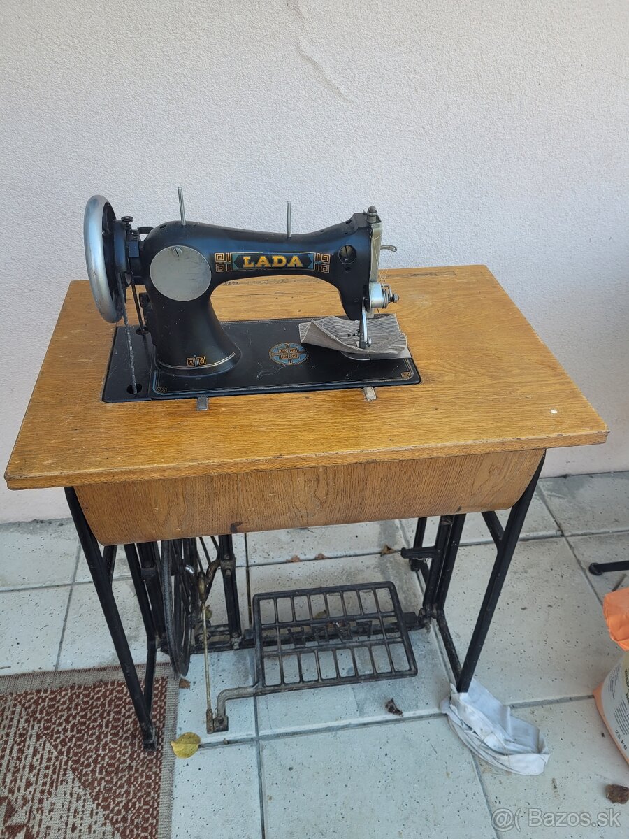 Sijaci stroj Lada