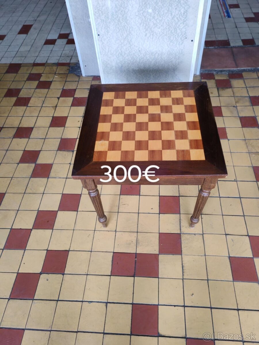 Šachový stolík