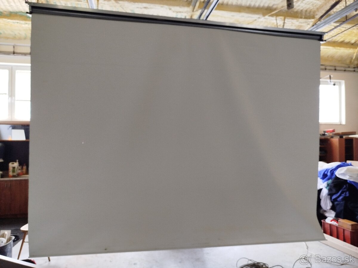 Predám elektrické projekčné plátno 4,00m x 3,00m