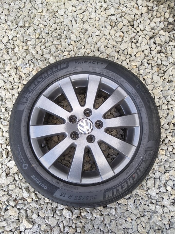 16" VW originál + letné MICHELIN.