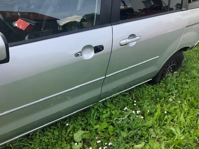 Predné dvere l+p Mazda 5 2005-2010 kod farby 22V