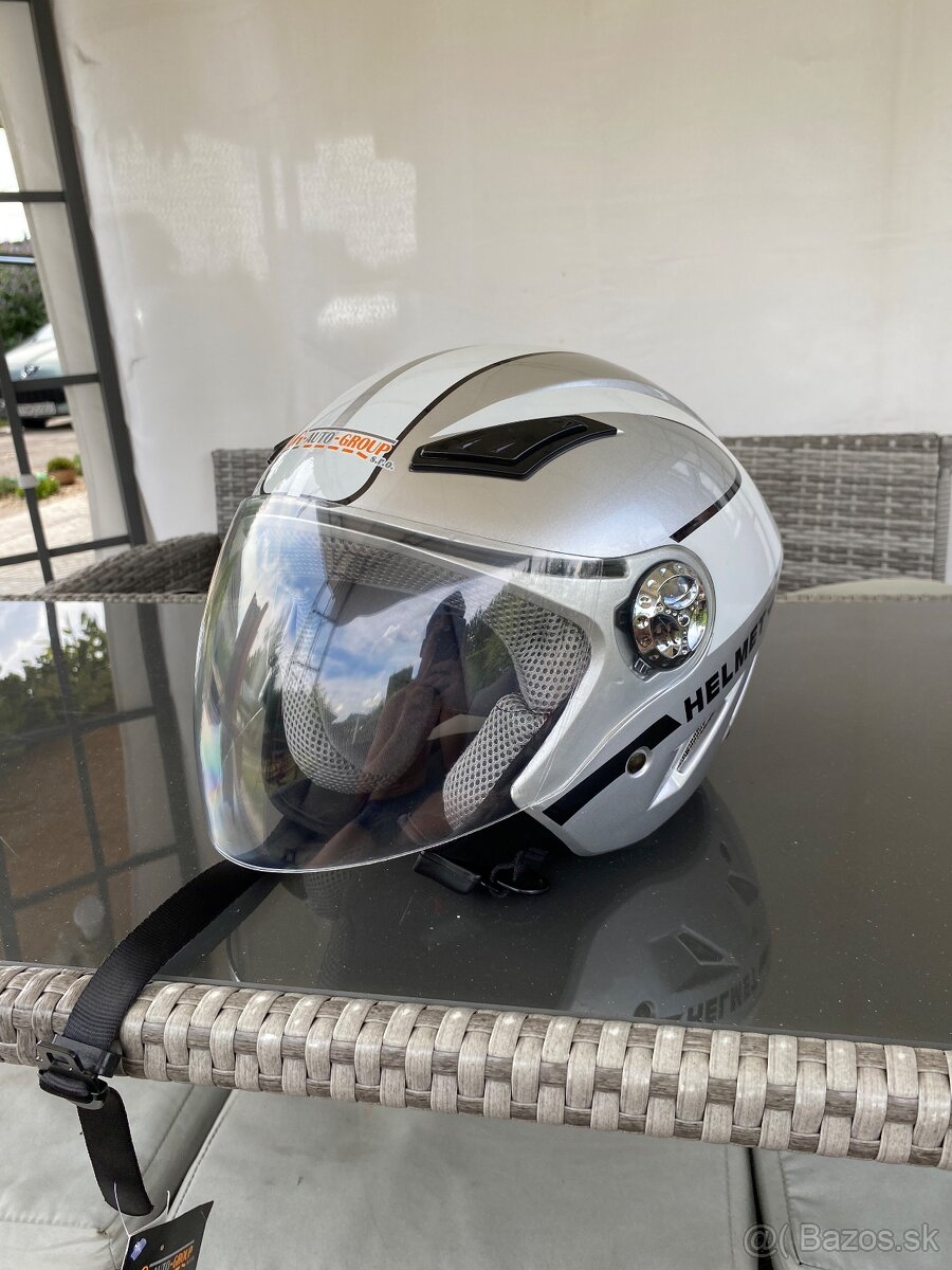Predam motorkáraku prilbu