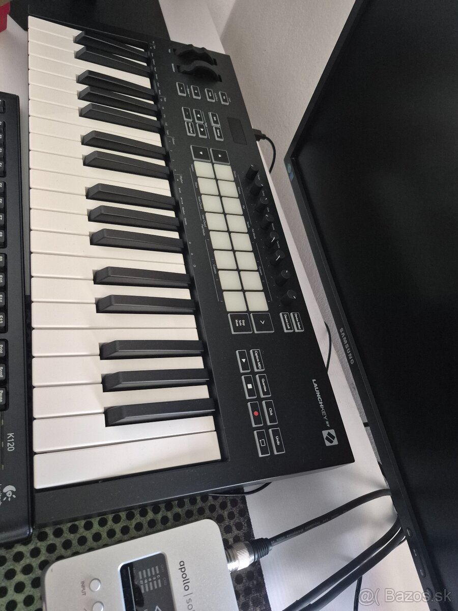 Novation Launchkey 37 MK3 MIDI keyboard